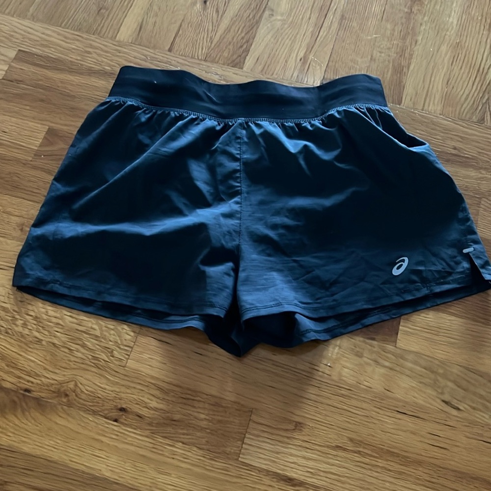 Asics women’s athletic shorts size M